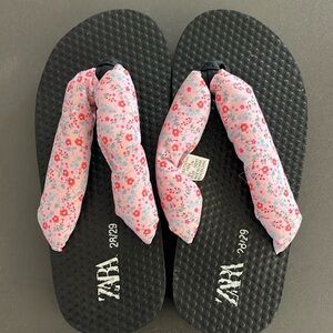 Zara padded floral 💐 flip flops